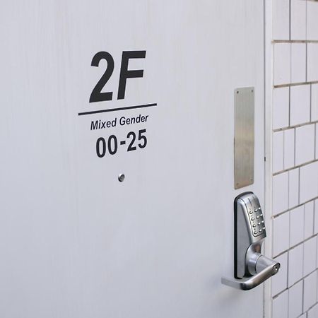 Almond Hostel & Cafe Shibuya Токіо Екстер'єр фото