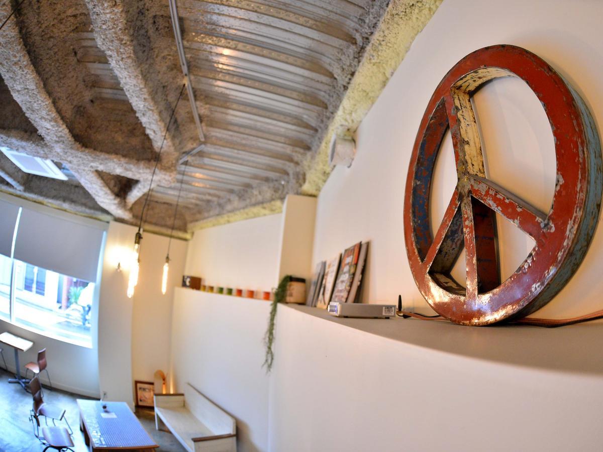 Almond Hostel & Cafe Shibuya Токіо Екстер'єр фото