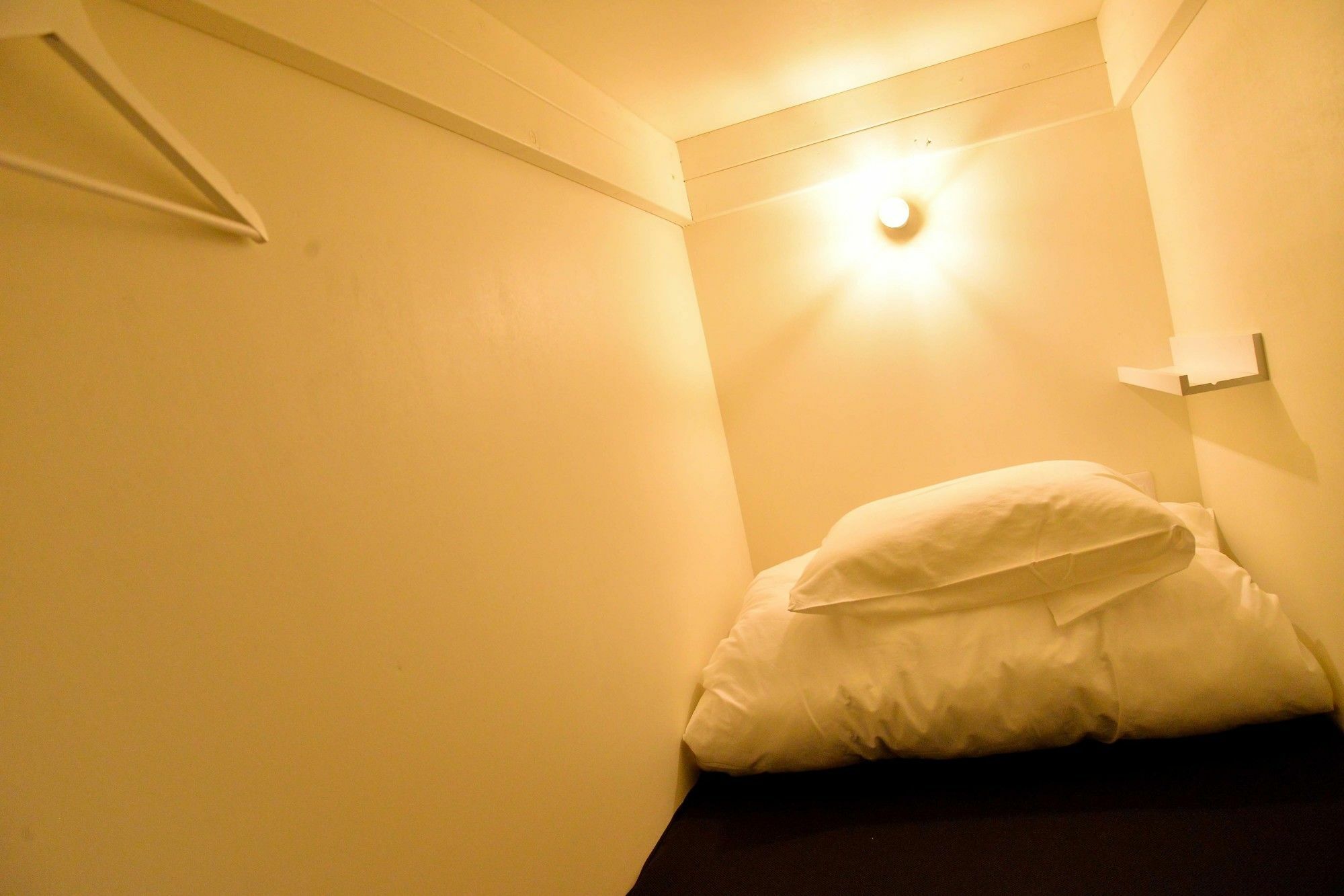 Almond Hostel & Cafe Shibuya Токіо Екстер'єр фото