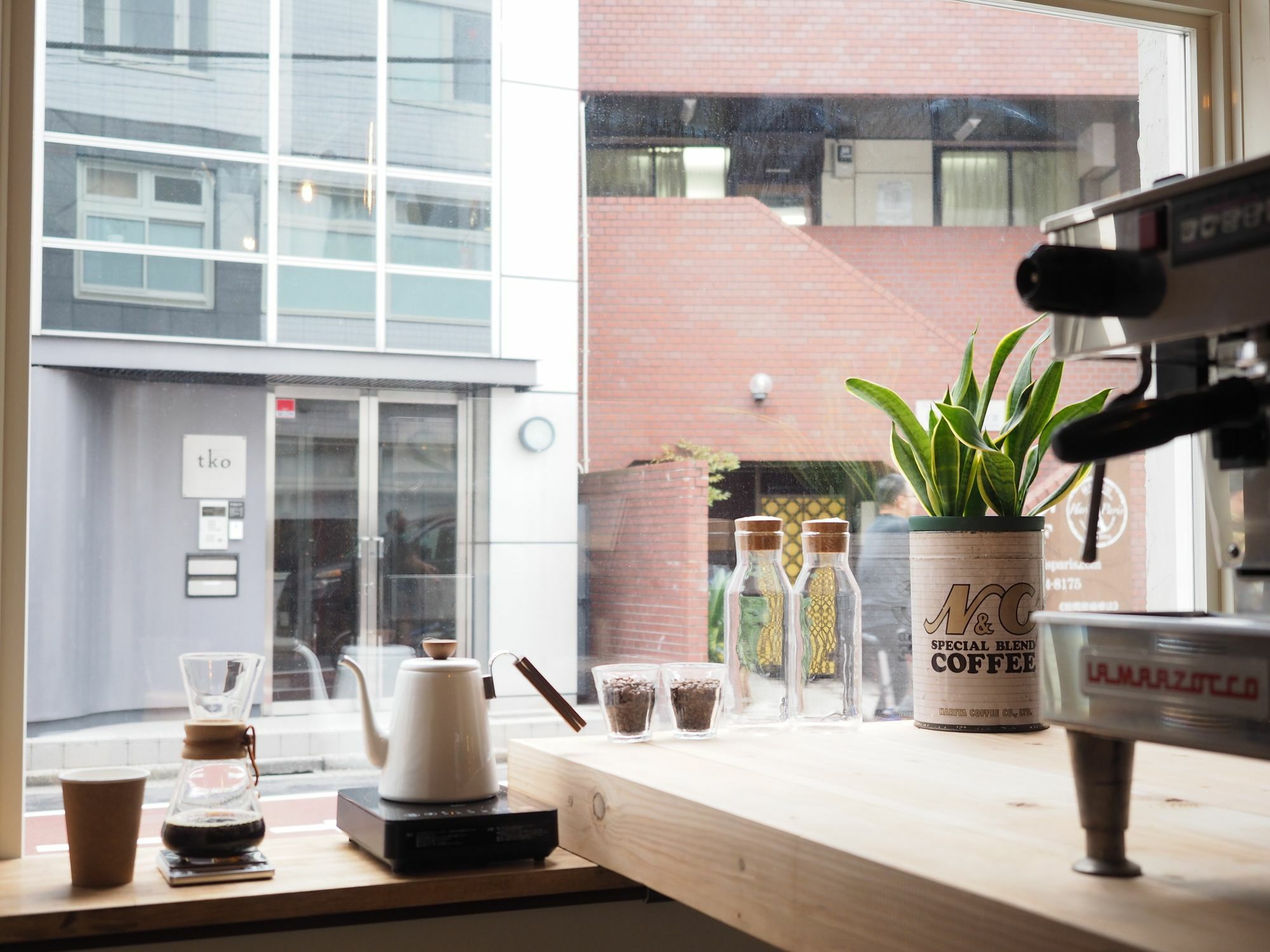 Almond Hostel & Cafe Shibuya Токіо Екстер'єр фото