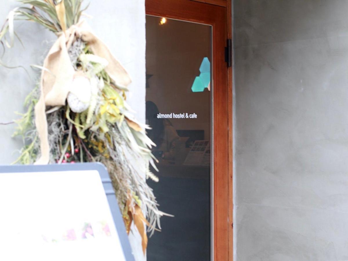 Almond Hostel & Cafe Shibuya Токіо Екстер'єр фото